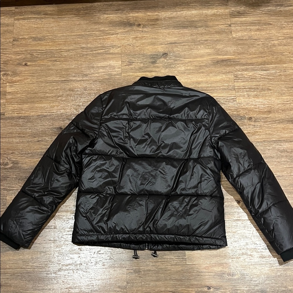 Women’s UGG Black Puffer Jacket - Picture 5 of 5